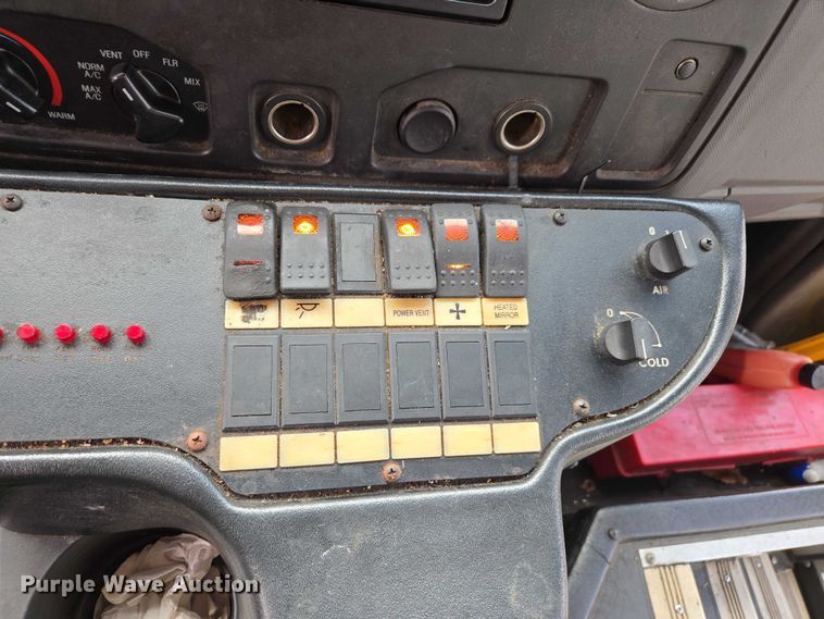 image for item DU2701 2013 Ford E350 shuttle bus