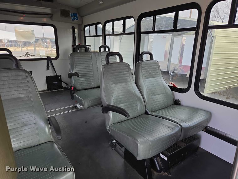 image for item DU2701 2013 Ford E350 shuttle bus