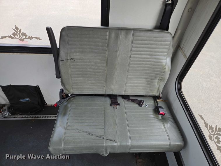 image for item DU2701 2013 Ford E350 shuttle bus