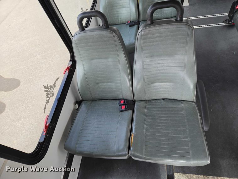 image for item DU2701 2013 Ford E350 shuttle bus