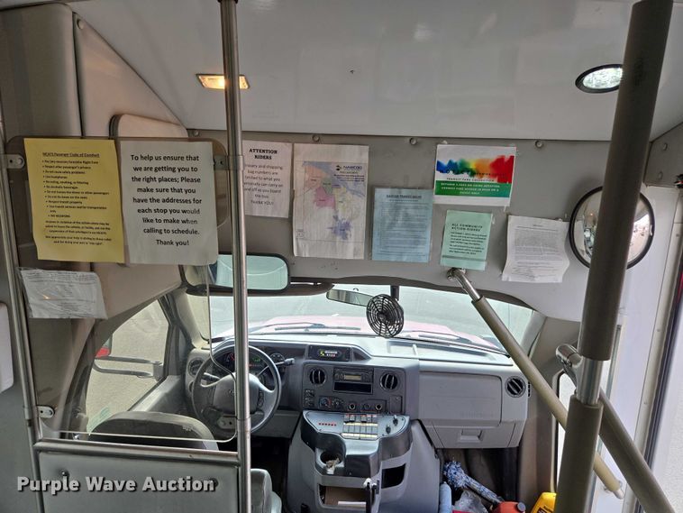 image for item DU2701 2013 Ford E350 shuttle bus