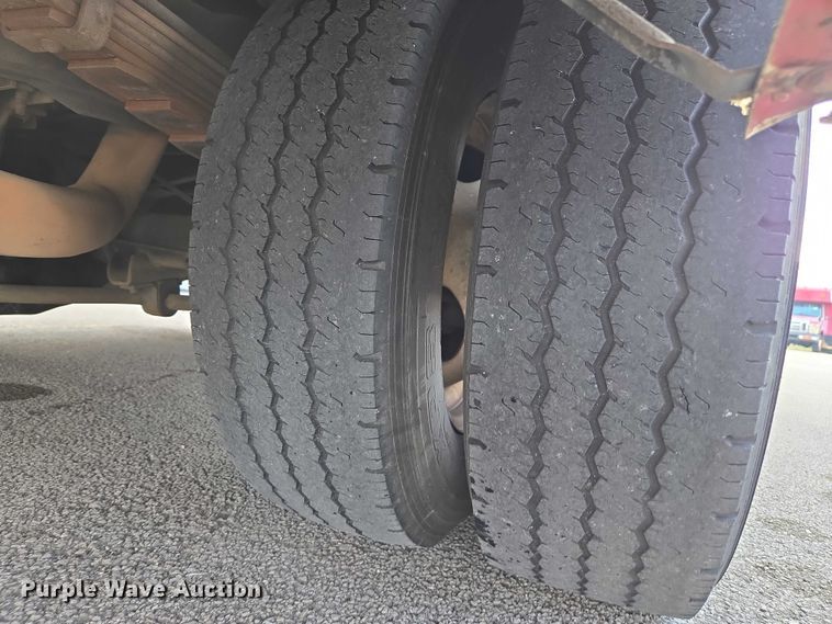 image for item DU2701 2013 Ford E350 shuttle bus