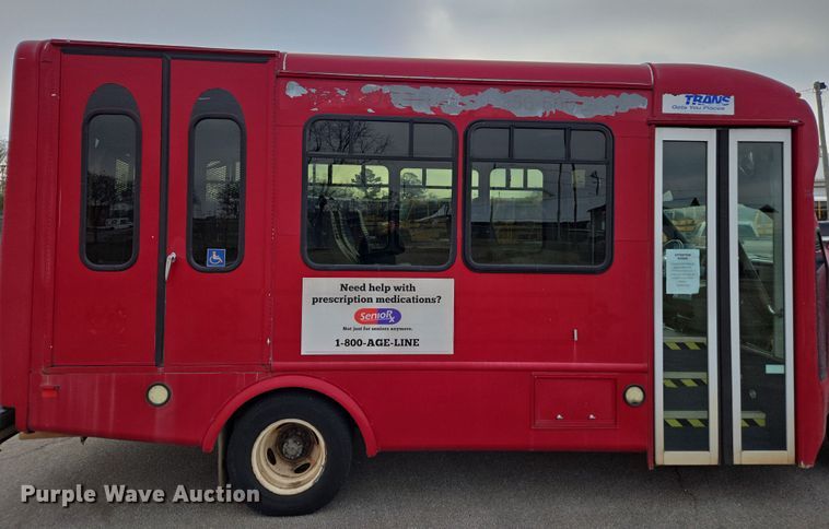 image for item DU2702 2013 Ford E350 shuttle bus