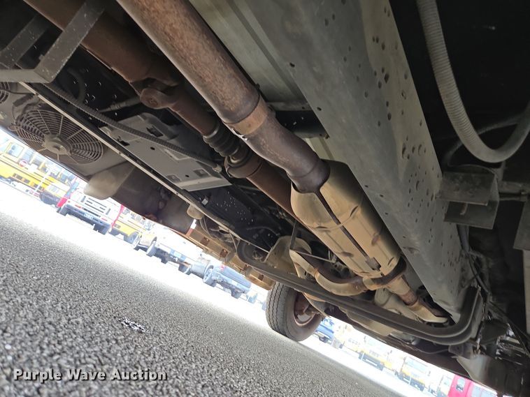 image for item DU2702 2013 Ford E350 shuttle bus