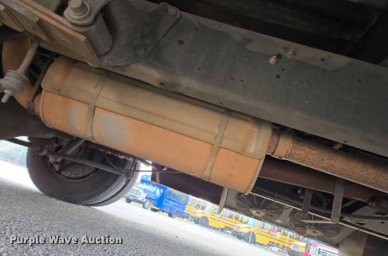 image for item DU2702 2013 Ford E350 shuttle bus