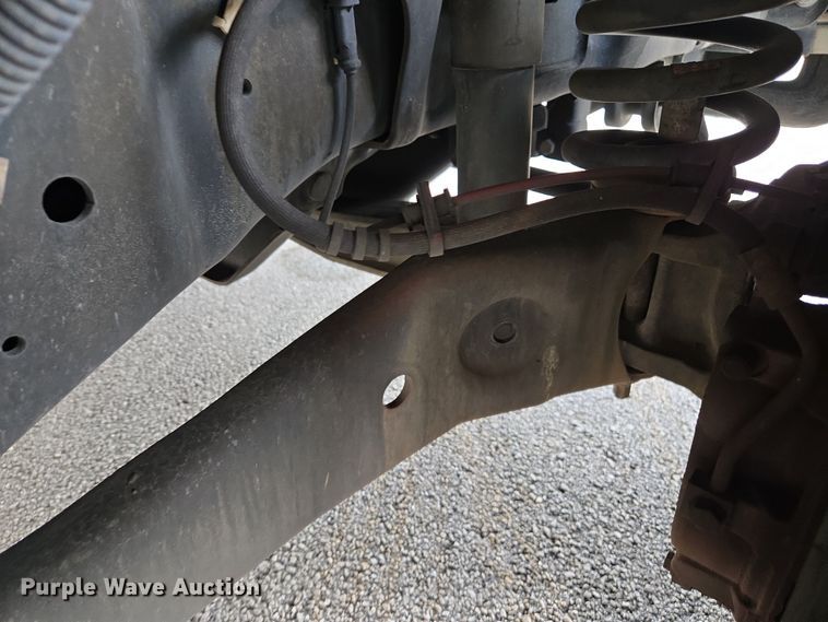 image for item DU2702 2013 Ford E350 shuttle bus