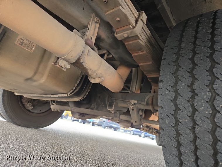 image for item DU2702 2013 Ford E350 shuttle bus