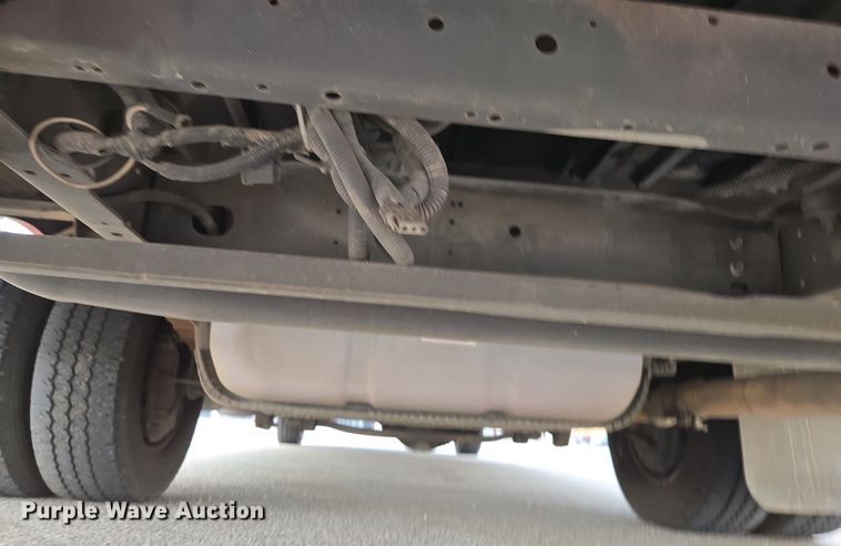 image for item DU2702 2013 Ford E350 shuttle bus