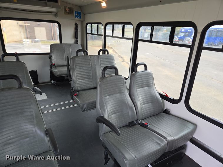 image for item DU2702 2013 Ford E350 shuttle bus