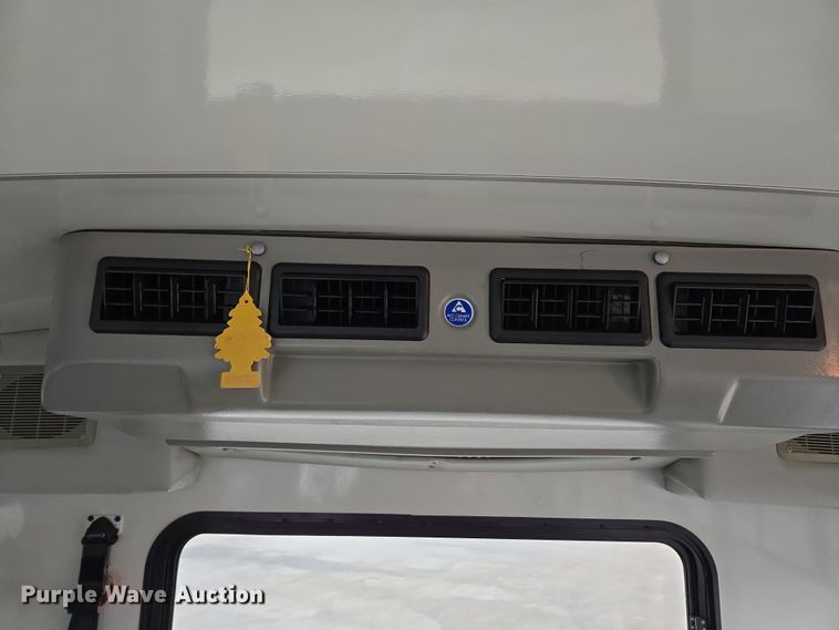 image for item DU2702 2013 Ford E350 shuttle bus