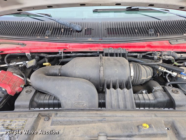 image for item DU2702 2013 Ford E350 shuttle bus