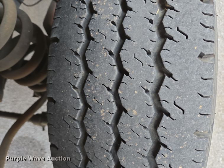 image for item DU2702 2013 Ford E350 shuttle bus