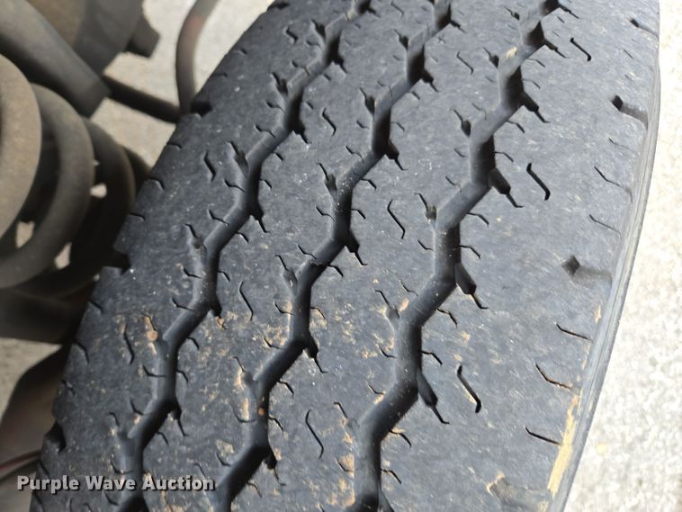 image for item DU2702 2013 Ford E350 shuttle bus