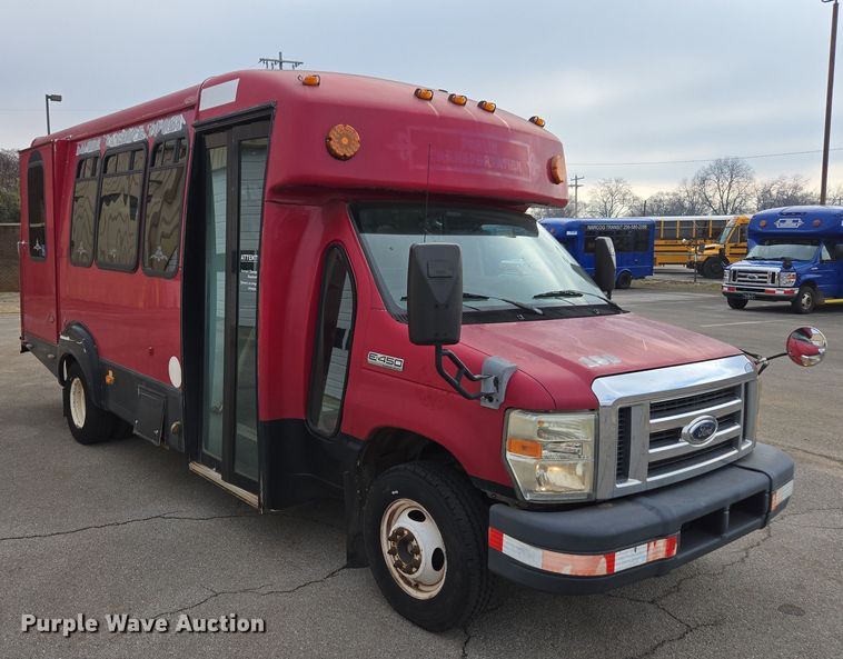 image for item DU2703 2010 Ford E450 shuttle bus