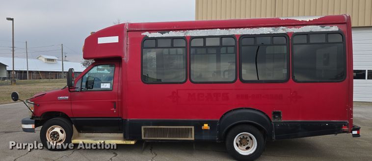 image for item DU2703 2010 Ford E450 shuttle bus