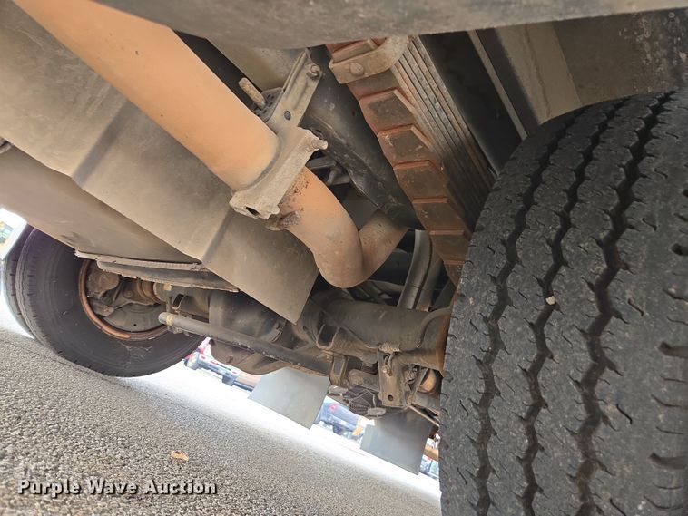 image for item DU2703 2010 Ford E450 shuttle bus