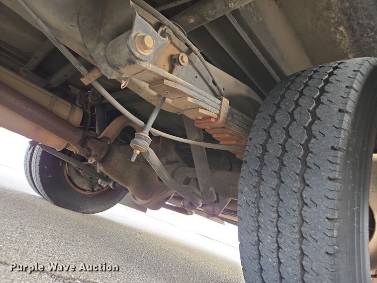 image for item DU2703 2010 Ford E450 shuttle bus