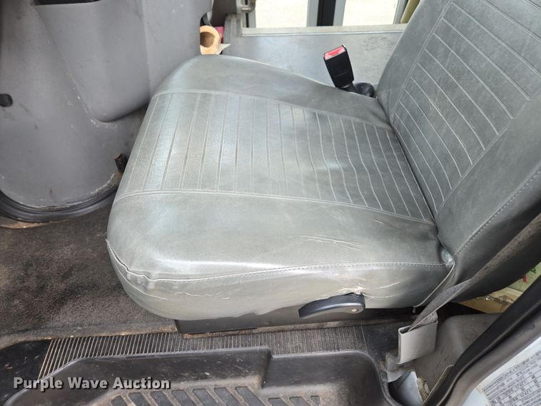 image for item DU2703 2010 Ford E450 shuttle bus