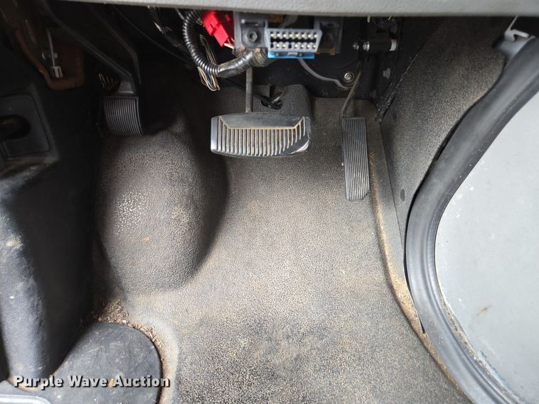 image for item DU2703 2010 Ford E450 shuttle bus