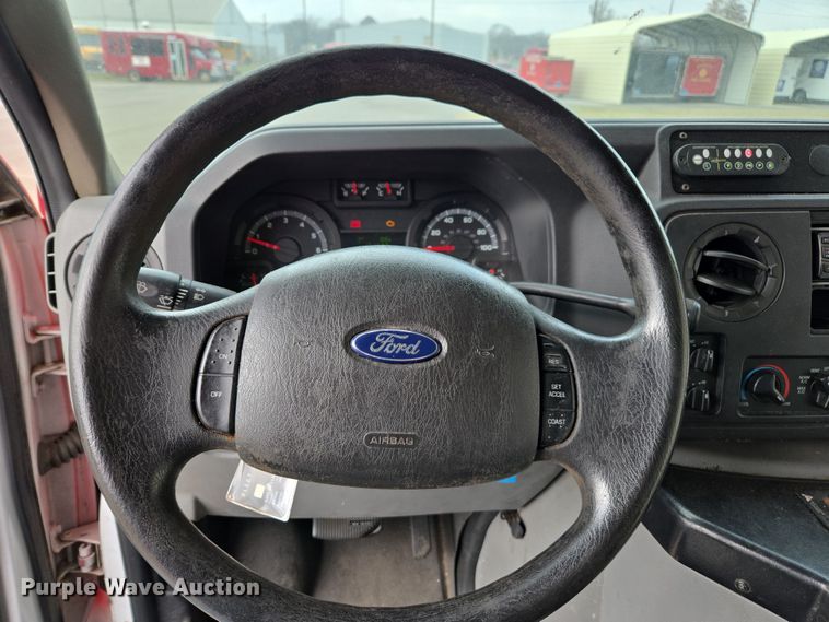 image for item DU2703 2010 Ford E450 shuttle bus