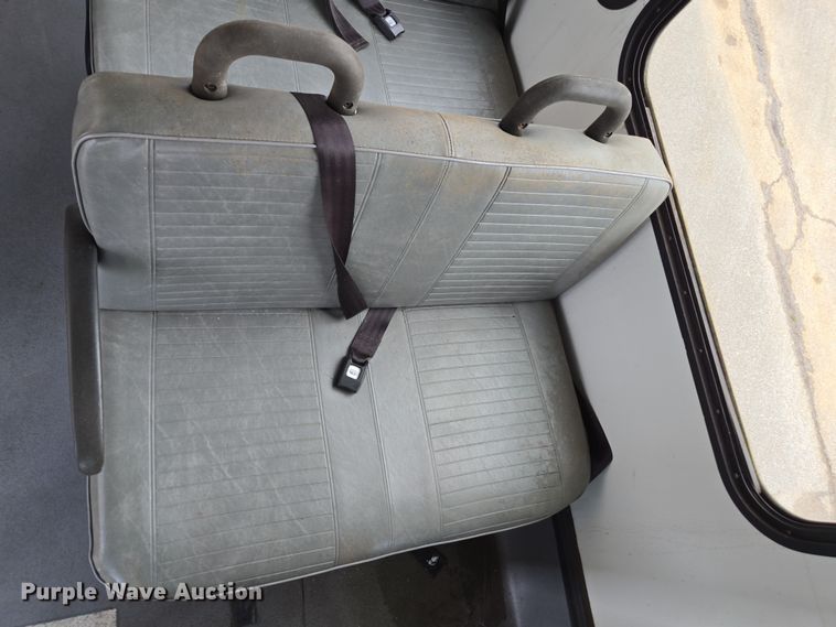 image for item DU2703 2010 Ford E450 shuttle bus