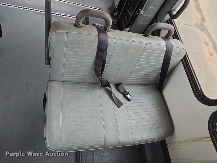 image for item DU2703 2010 Ford E450 shuttle bus