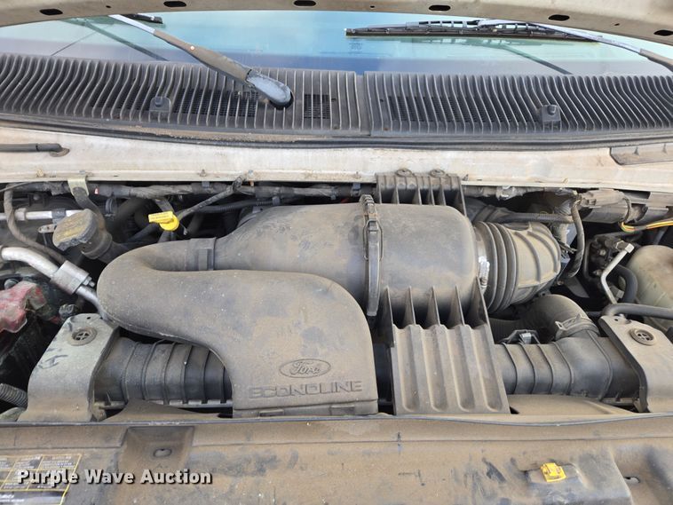 image for item DU2703 2010 Ford E450 shuttle bus