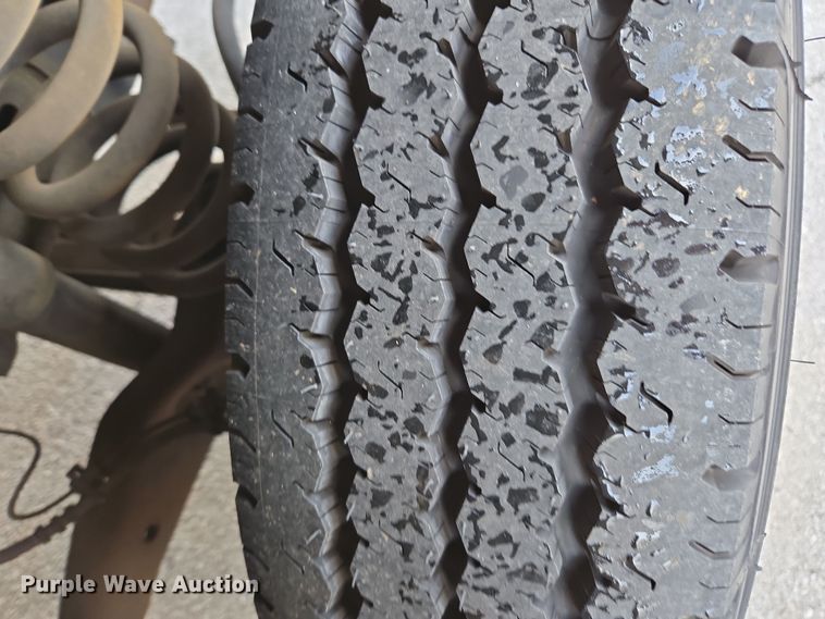 image for item DU2703 2010 Ford E450 shuttle bus