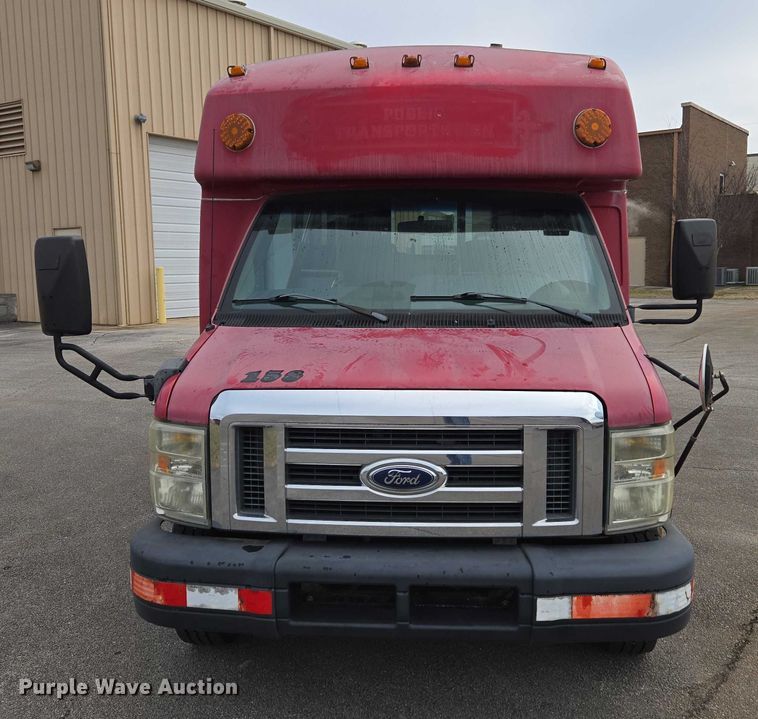 image for item DU2704 2010 Ford E450 shuttle bus