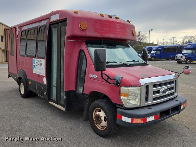 image for item DU2704 2010 Ford E450 shuttle bus