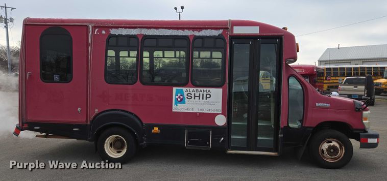 image for item DU2704 2010 Ford E450 shuttle bus