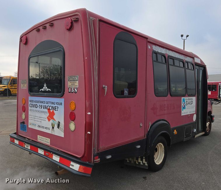 image for item DU2704 2010 Ford E450 shuttle bus