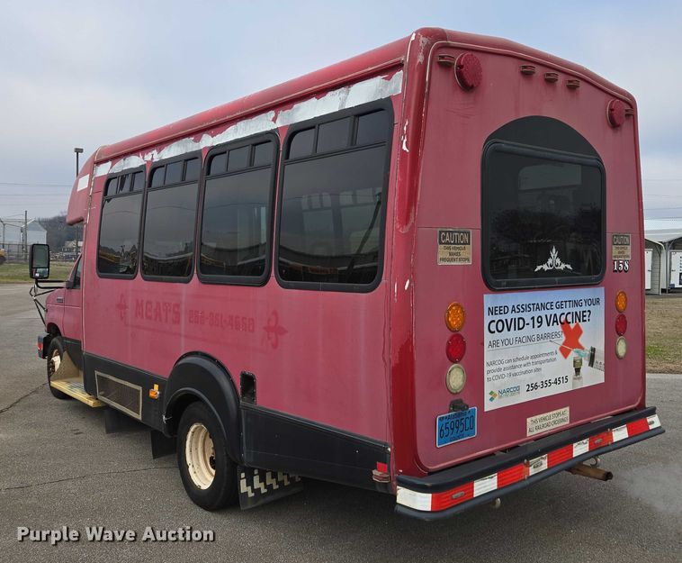 image for item DU2704 2010 Ford E450 shuttle bus