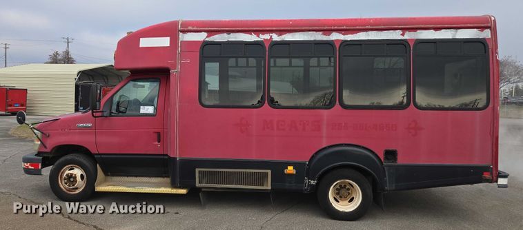 image for item DU2704 2010 Ford E450 shuttle bus