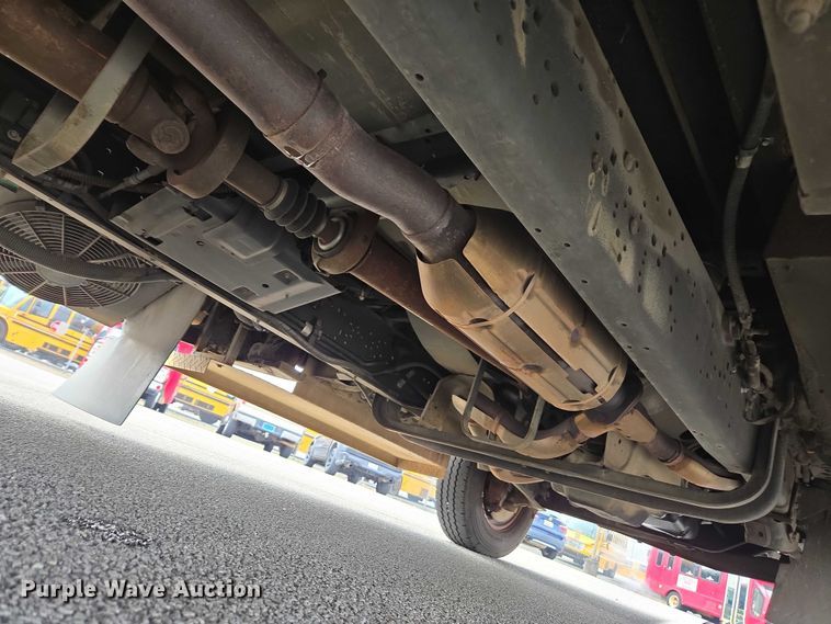 image for item DU2704 2010 Ford E450 shuttle bus