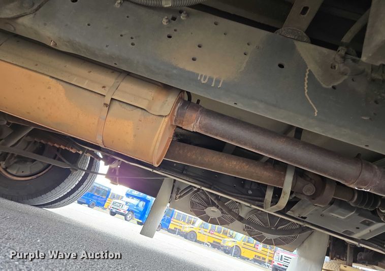 image for item DU2704 2010 Ford E450 shuttle bus