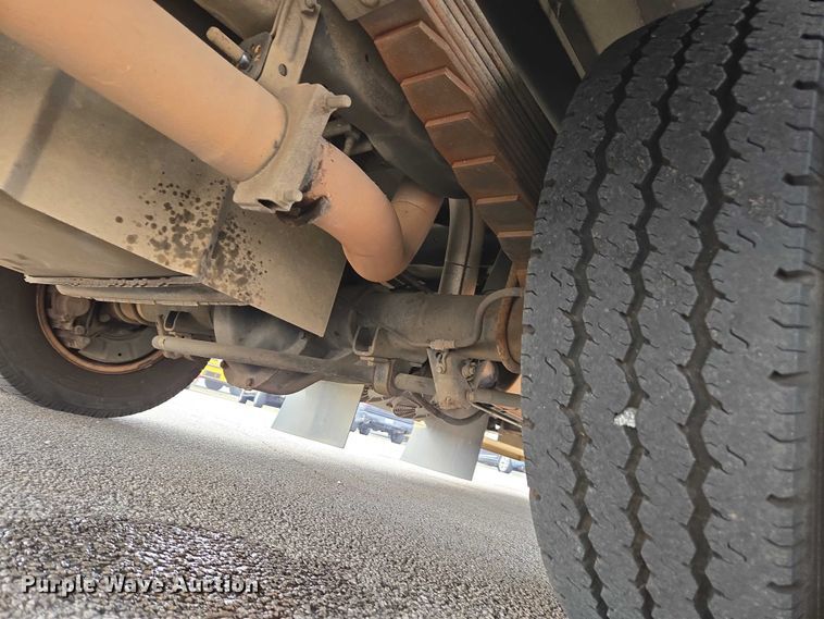 image for item DU2704 2010 Ford E450 shuttle bus