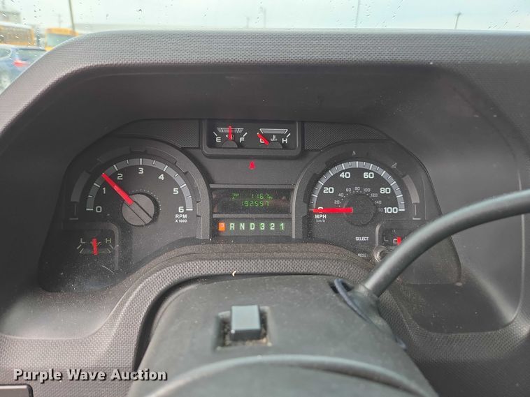 image for item DU2704 2010 Ford E450 shuttle bus