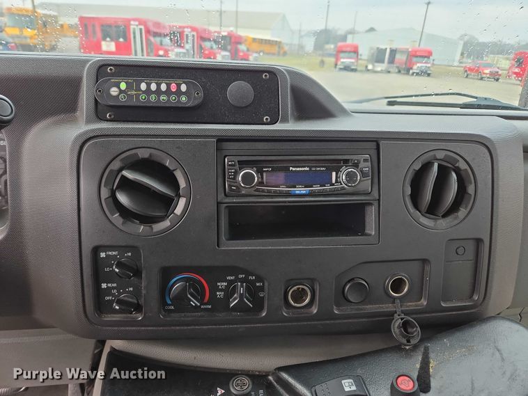 image for item DU2704 2010 Ford E450 shuttle bus