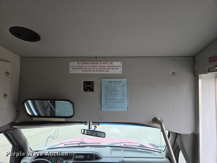 image for item DU2704 2010 Ford E450 shuttle bus