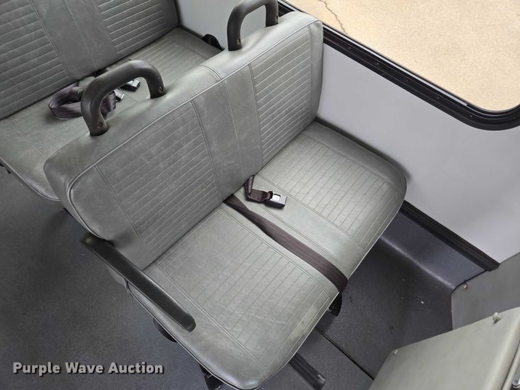 image for item DU2704 2010 Ford E450 shuttle bus