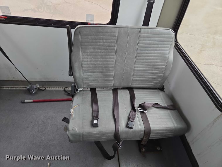 image for item DU2704 2010 Ford E450 shuttle bus