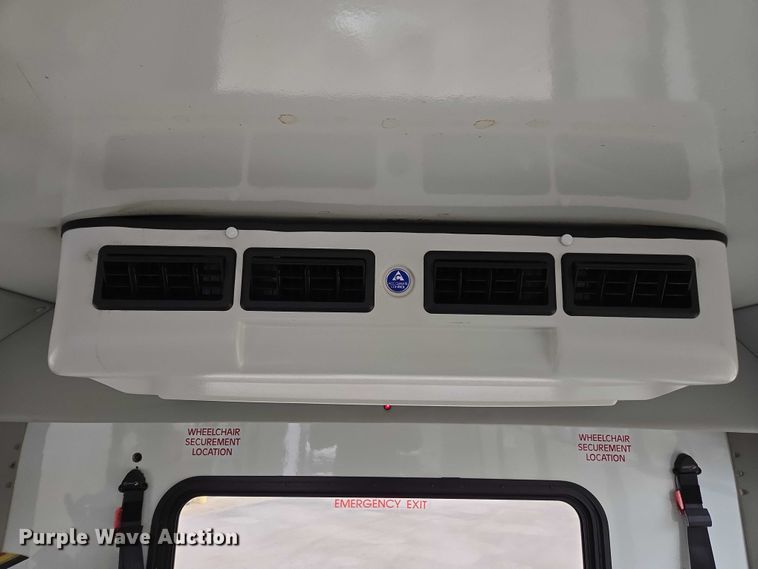 image for item DU2704 2010 Ford E450 shuttle bus