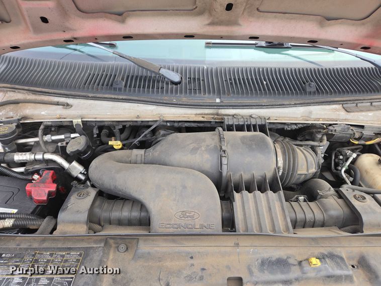 image for item DU2704 2010 Ford E450 shuttle bus