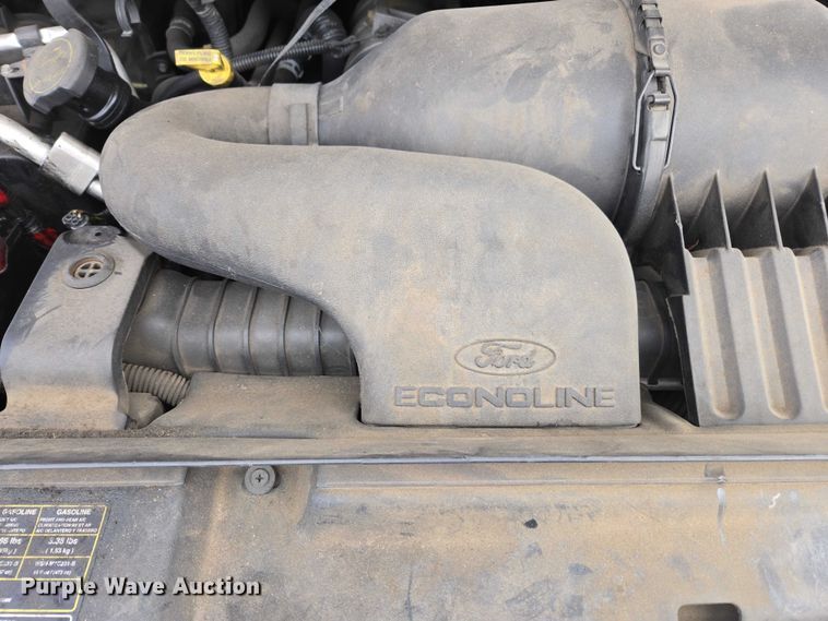 image for item DU2704 2010 Ford E450 shuttle bus