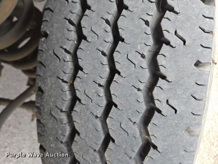 image for item DU2704 2010 Ford E450 shuttle bus