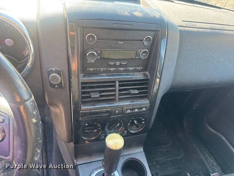 image for item DW6560 2010 Ford Explorer SUV