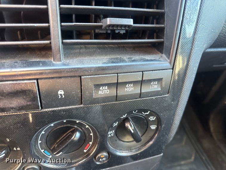 image for item DW6560 2010 Ford Explorer SUV