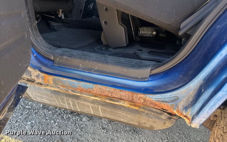 image for item DW6560 2010 Ford Explorer SUV