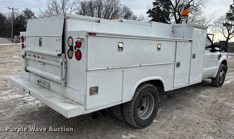 image for item DW6704 2009 Ford F-350 utility bed pickup truck